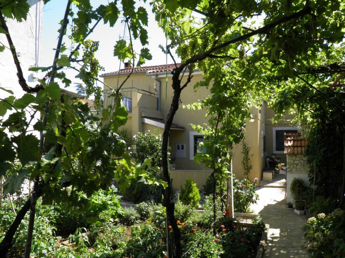 Apartman Mia Biograd Biograd Na Moru Dış mekan fotoğraf